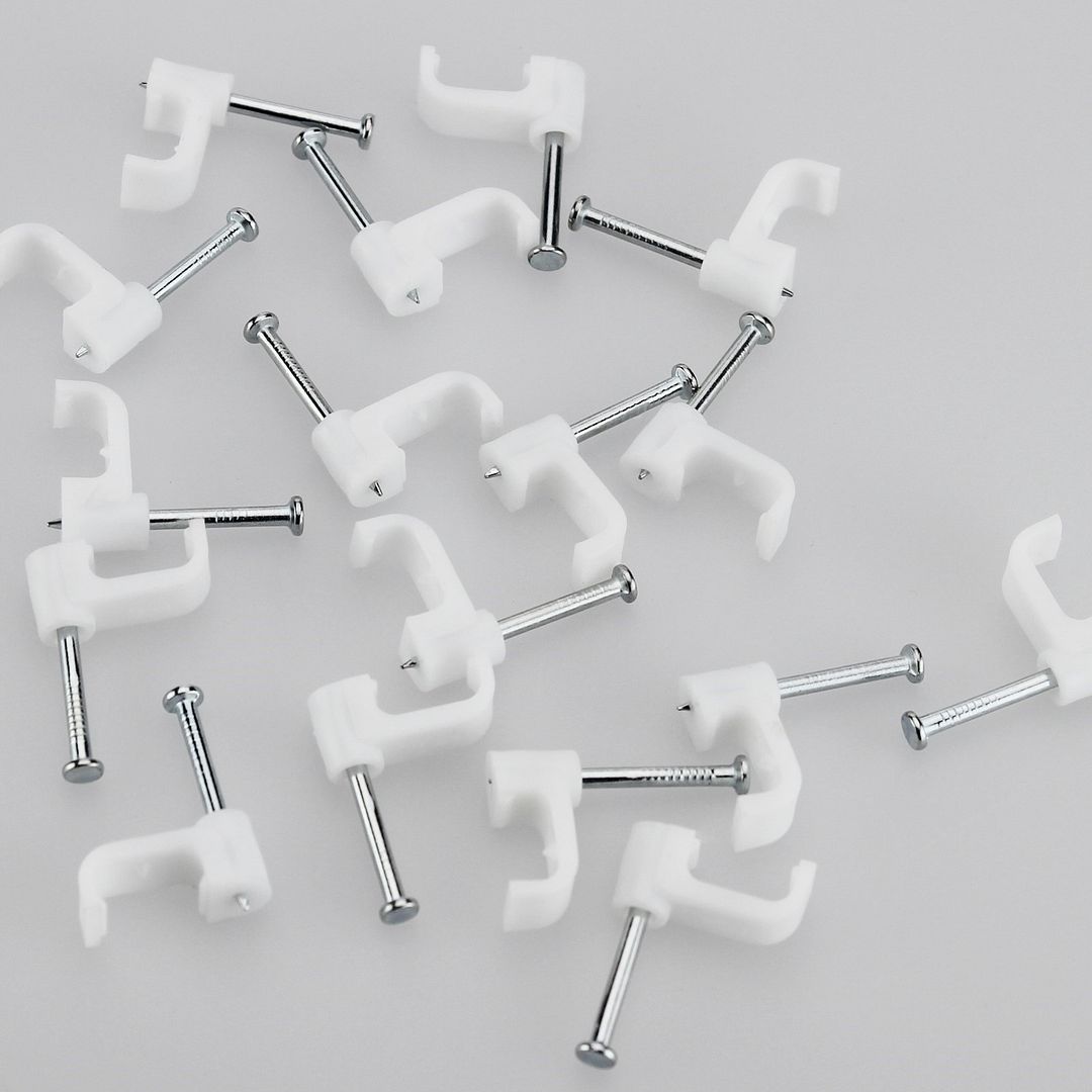 1000 x 10mm Flat Cable Clips for Skirting Boards Electrical Power