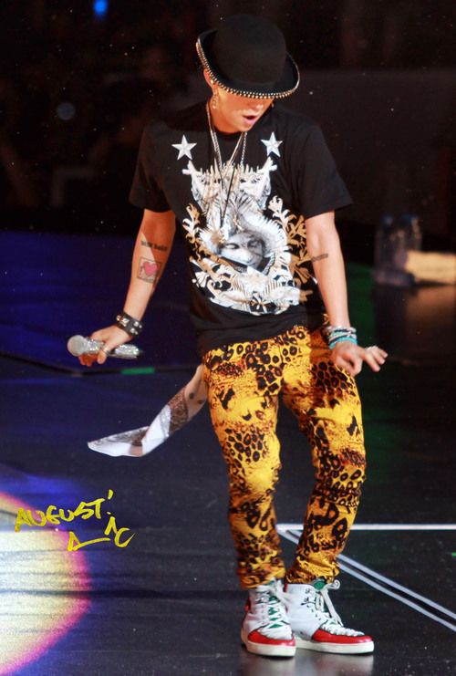 Thời Trang Paris : Áo thun nam Givenchy và Yves Saint Laurent ( YSL ) - 30