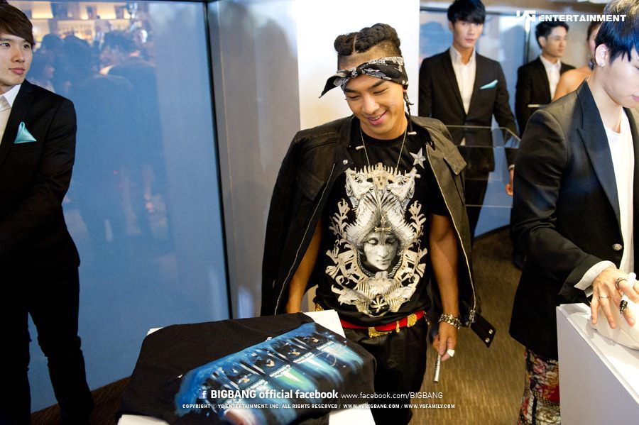 Thời Trang Paris : Áo thun nam Givenchy và Yves Saint Laurent ( YSL ) - 32