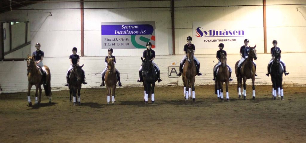  photo Aringpen stall - Gjoslashvik Rideklubb 2_zpsfkarmwfb.jpg